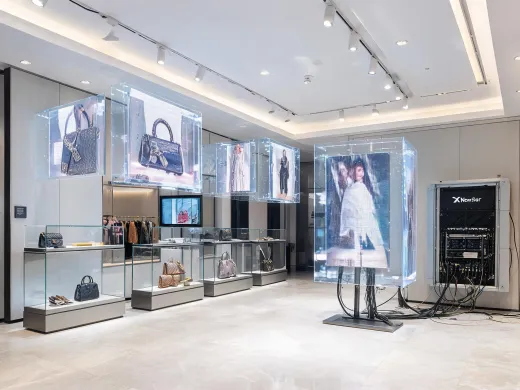 Retail digital signage LED application